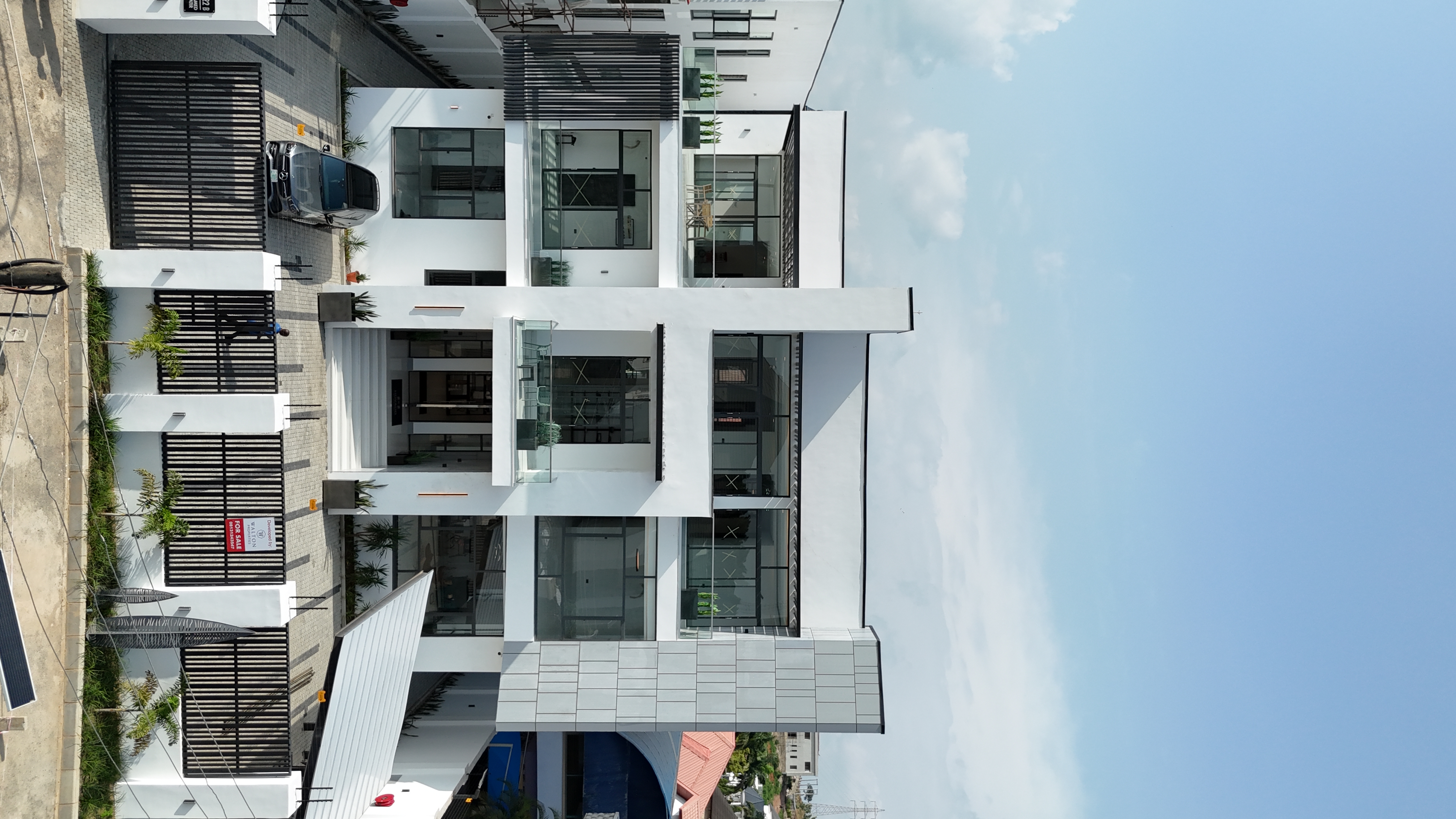 Exquisite 8-Bedroom Contemporary Mansion in Asokor...
