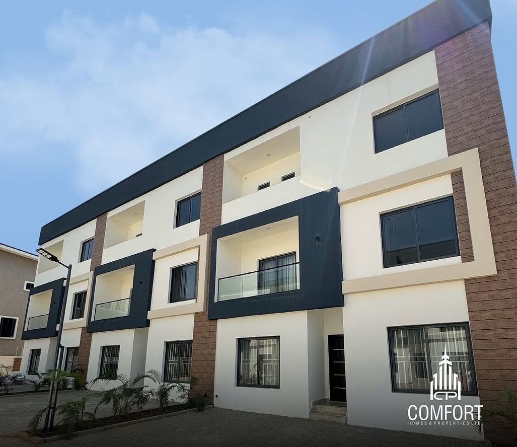 Exquisite 5-Bedroom Terrace Duplex with BQ
